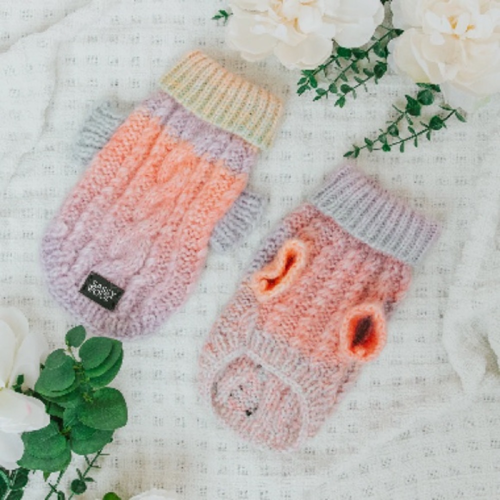 Sassy woof PET CABLE KNIT SWEATER - PASTEL